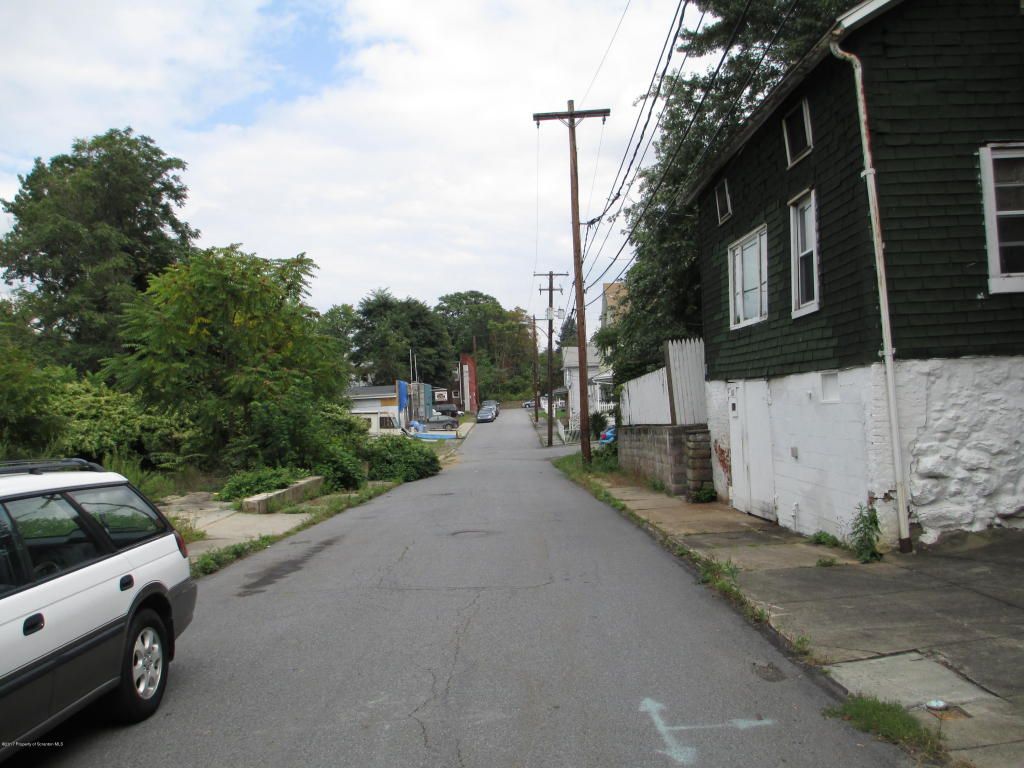 520 1/2 Gordon Ave, Scranton, PA 18508